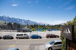 Lomond Lodge Motel & Apartments