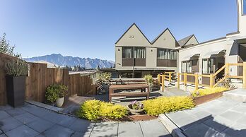 Lomond Lodge Motel & Apartments