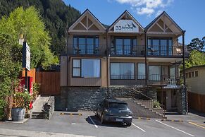 Lomond Lodge Motel & Apartments