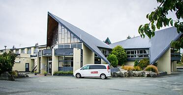 Fiordland Hotel
