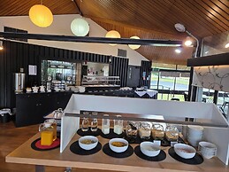 Fiordland Hotel