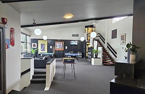 Fiordland Hotel