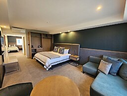 Distinction Luxmore Hotel