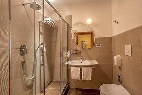 Best Western Plus Globus Hotel
