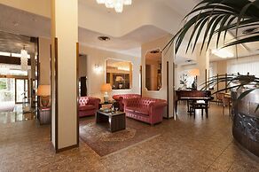 Waldorf Suite Hotel