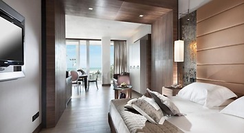 Waldorf Suite Hotel