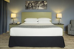 Krystal Urban Ciudad Juárez by US Consulate