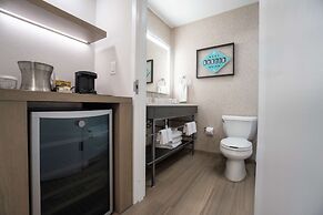 Hilton Austin Airport