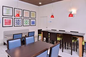 Holiday Inn Express Arcata / Eureka - Airport Area by IHG