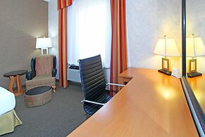 Holiday Inn Express Hotel & Suites Calgary S-Macleod Trail S by IHG