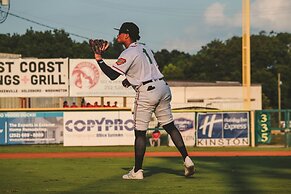 Holiday Inn Express Hotel and Suites Kinston by IHG