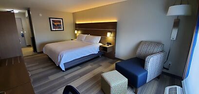 Holiday Inn Express Hotel and Suites Kinston by IHG