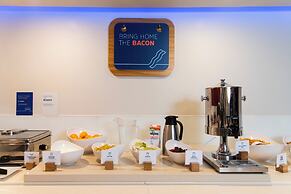 Holiday Inn Express Glasgow Airport by IHG