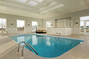 Days Inn & Suites by Wyndham Brooks