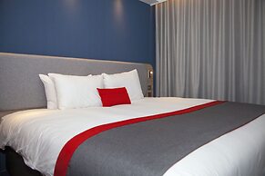 Holiday Inn Express Cardiff Bay by IHG