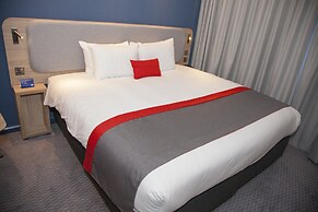 Holiday Inn Express Cardiff Bay by IHG