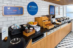 Holiday Inn Express Cardiff Bay by IHG