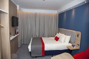 Holiday Inn Express Cardiff Bay by IHG