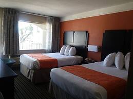 Howard Johnson by Wyndham Historic Lake Charles