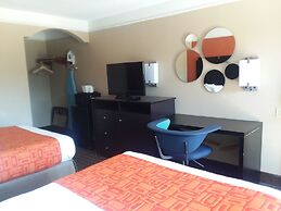 Howard Johnson by Wyndham Historic Lake Charles