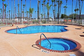 Victoria Palms Inn & Suites