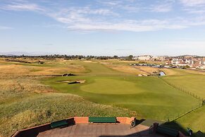 Carnoustie Golf Hotel
