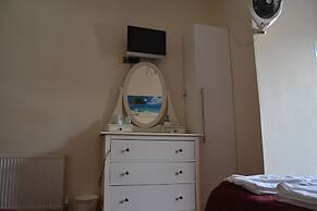 Hyde Park Court Hotel