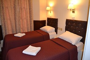 Hyde Park Court Hotel