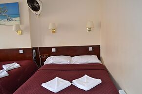 Hyde Park Court Hotel