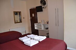 Hyde Park Court Hotel