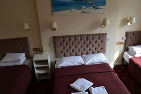 Hyde Park Court Hotel