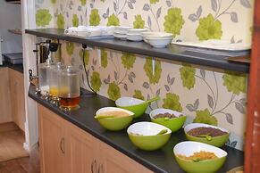 Hyde Park Court Hotel