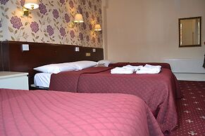 Hyde Park Court Hotel