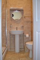 Hyde Park Court Hotel