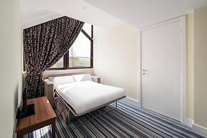 Holiday Inn Glasgow East Kilbride by IHG