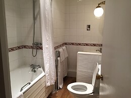 Red Lion Hotel