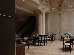 Grand Hotel