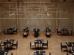 Grand Hotel