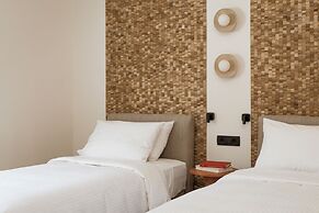 Dolphin Bay Seaside Resort & Suites