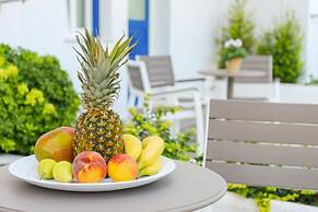 Dolphin Bay Seaside Resort & Suites