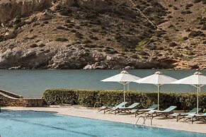 Dolphin Bay Seaside Resort & Suites