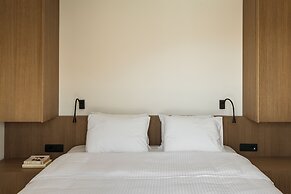 Dolphin Bay Seaside Resort & Suites