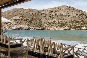 Dolphin Bay Seaside Resort & Suites