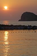 Dolphin Bay Seaside Resort & Suites