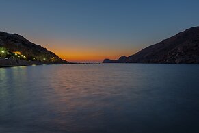 Dolphin Bay Seaside Resort & Suites