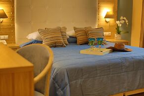 Dolphin Bay Seaside Resort & Suites