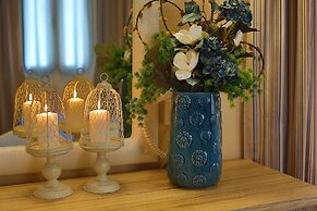 Dolphin Bay Seaside Resort & Suites