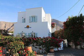 Spiros & Hiroko Hotel - Adults Only