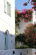 Spiros & Hiroko Hotel - Adults Only