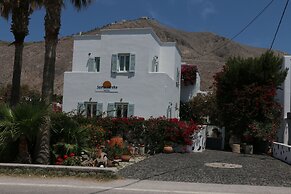 Spiros & Hiroko Hotel - Adults Only